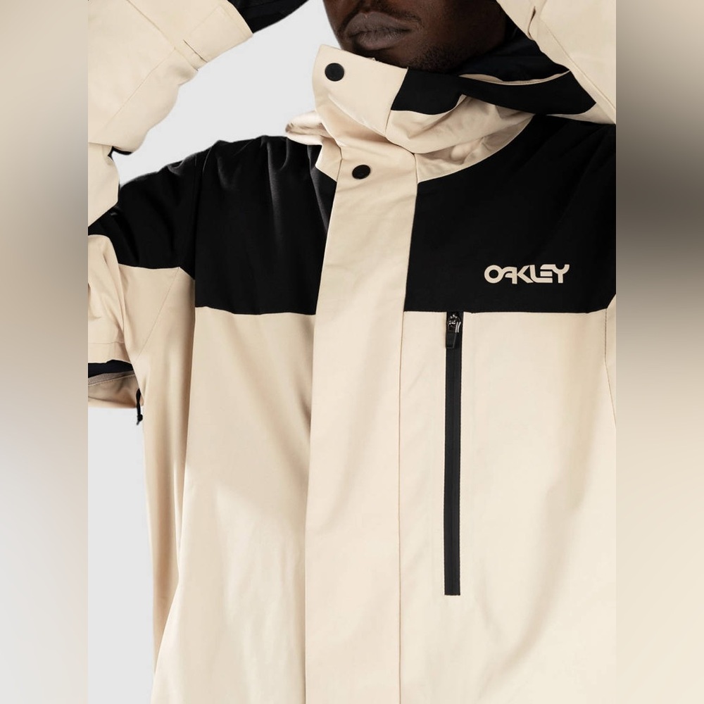 Oakley Men's Black and Cream Ski Jacket - Picture 7 of 14